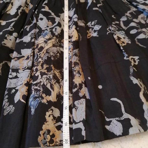 H&M floral flowy skirt, size 6 - Picture 4 of 7